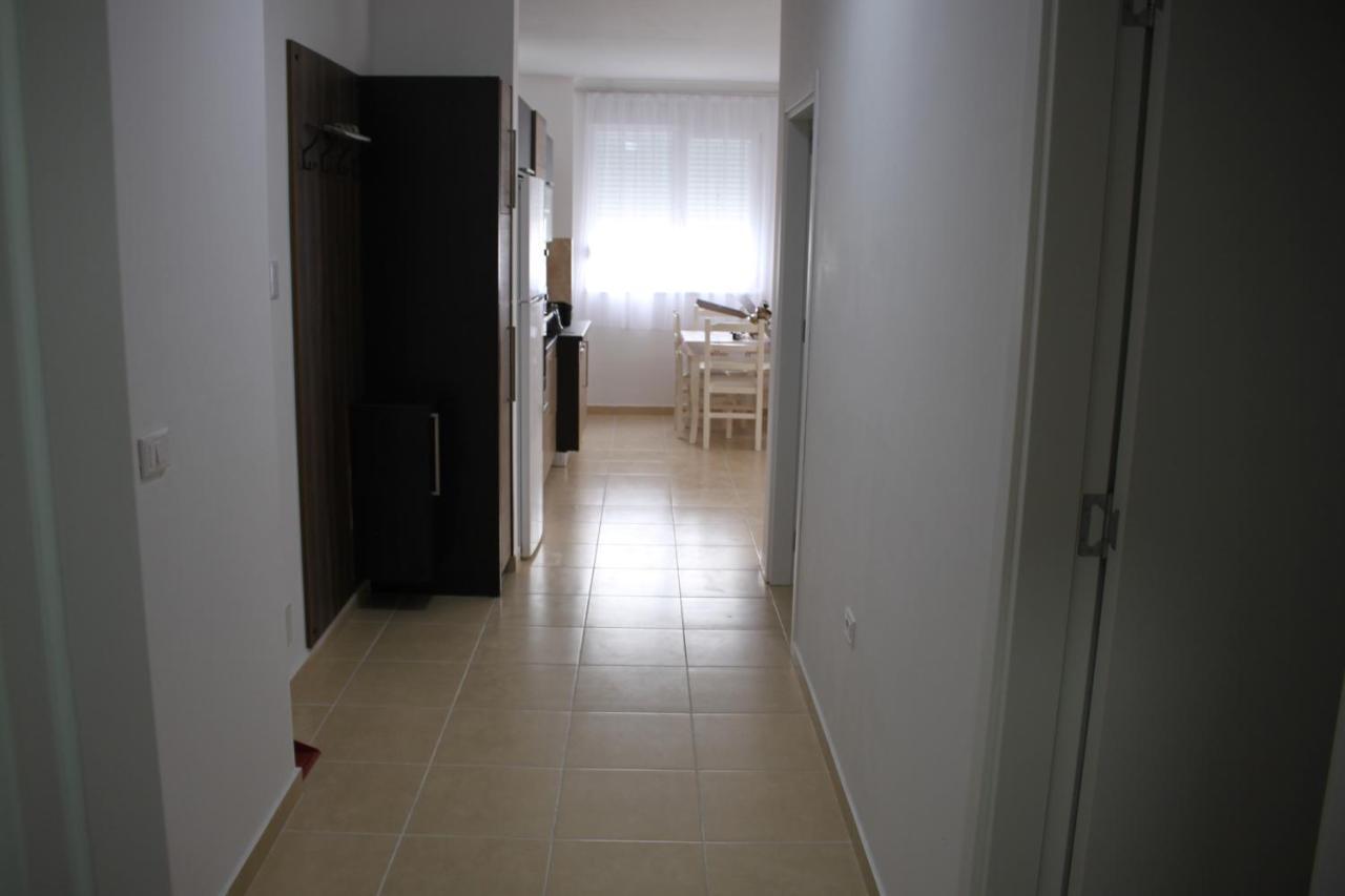 Everest Apartments Shengjin Luaran gambar