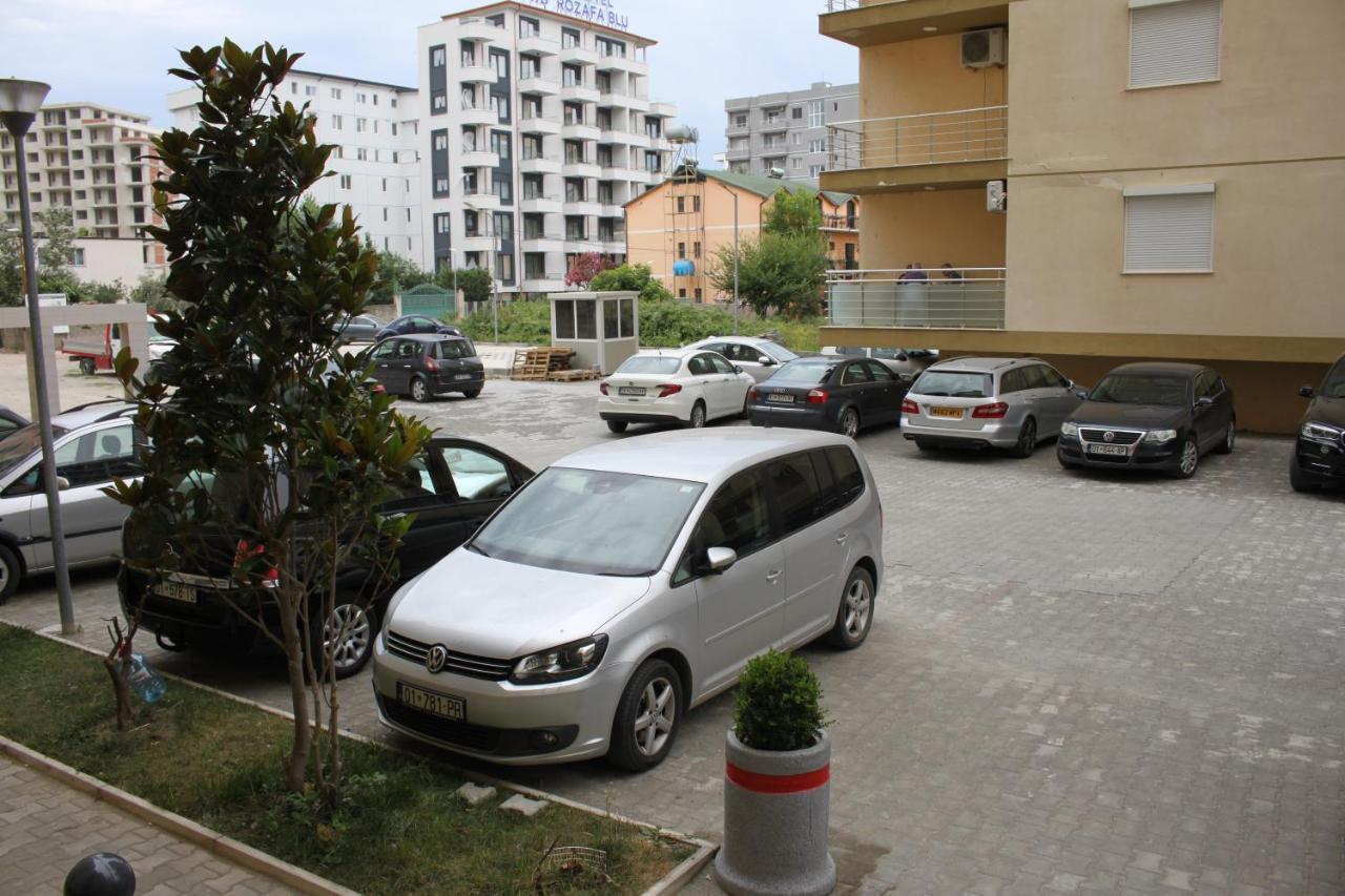 Everest Apartments Shengjin Luaran gambar