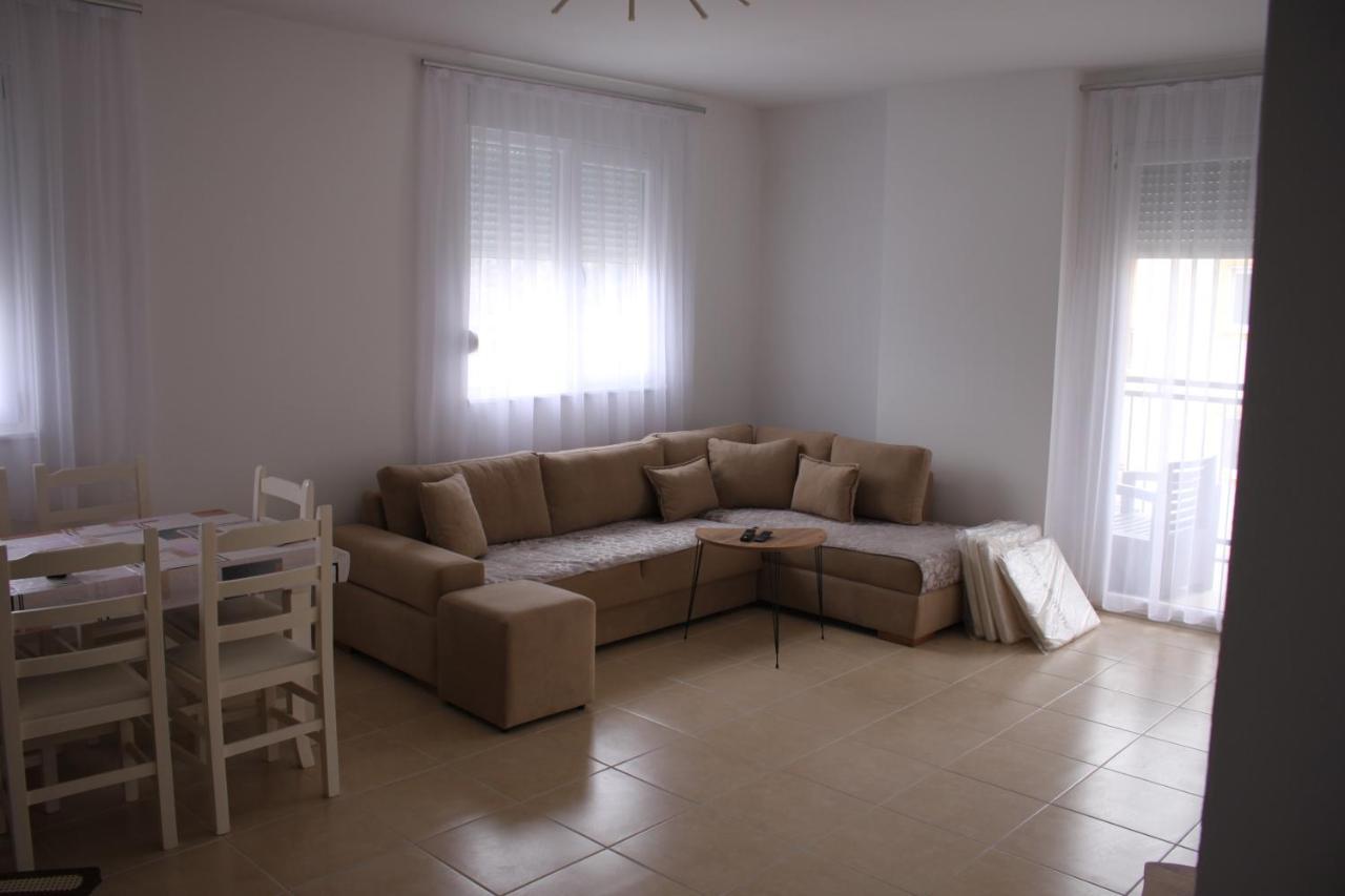 Everest Apartments Shengjin Luaran gambar