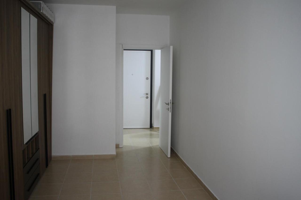 Everest Apartments Shengjin Luaran gambar