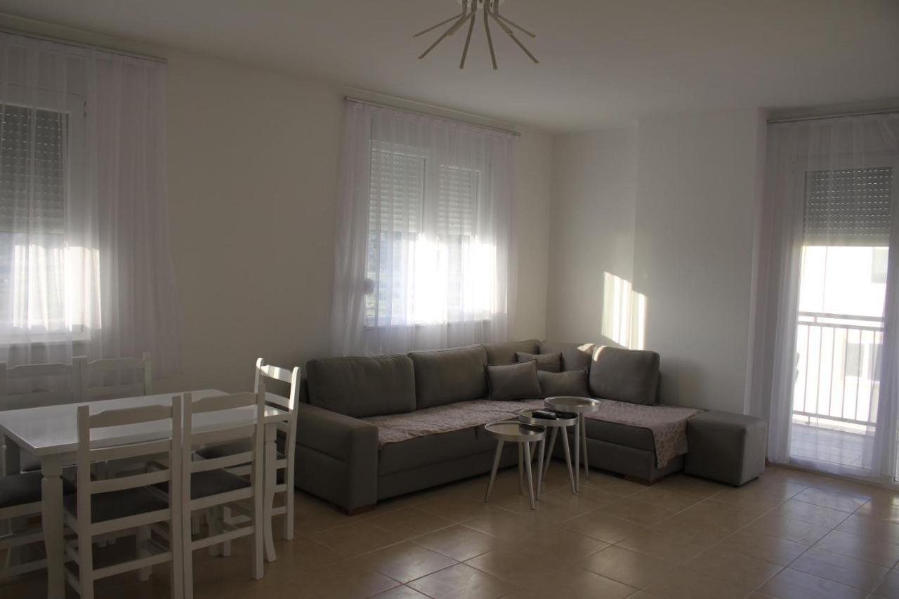 Everest Apartments Shengjin Luaran gambar