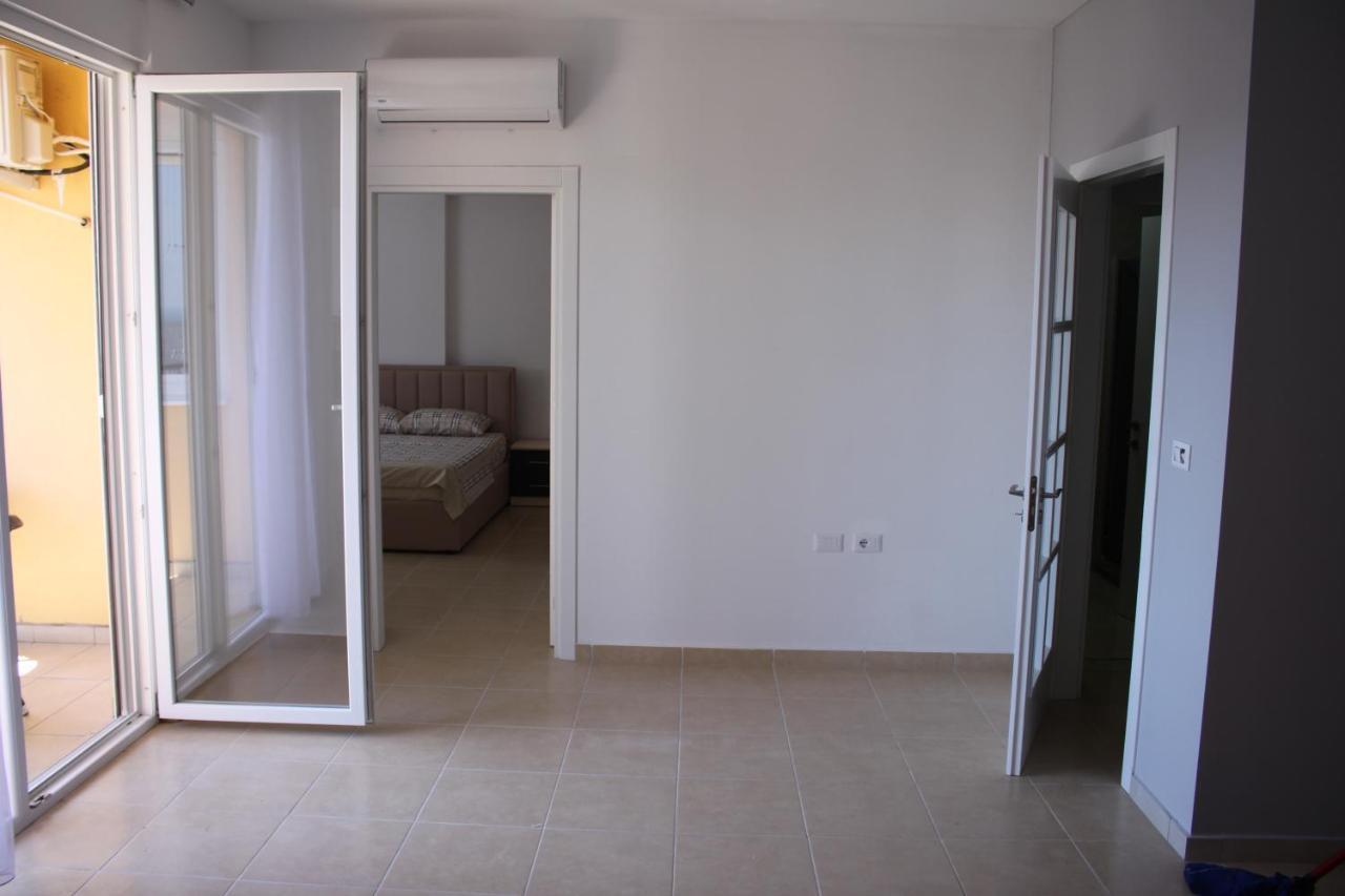Everest Apartments Shengjin Luaran gambar