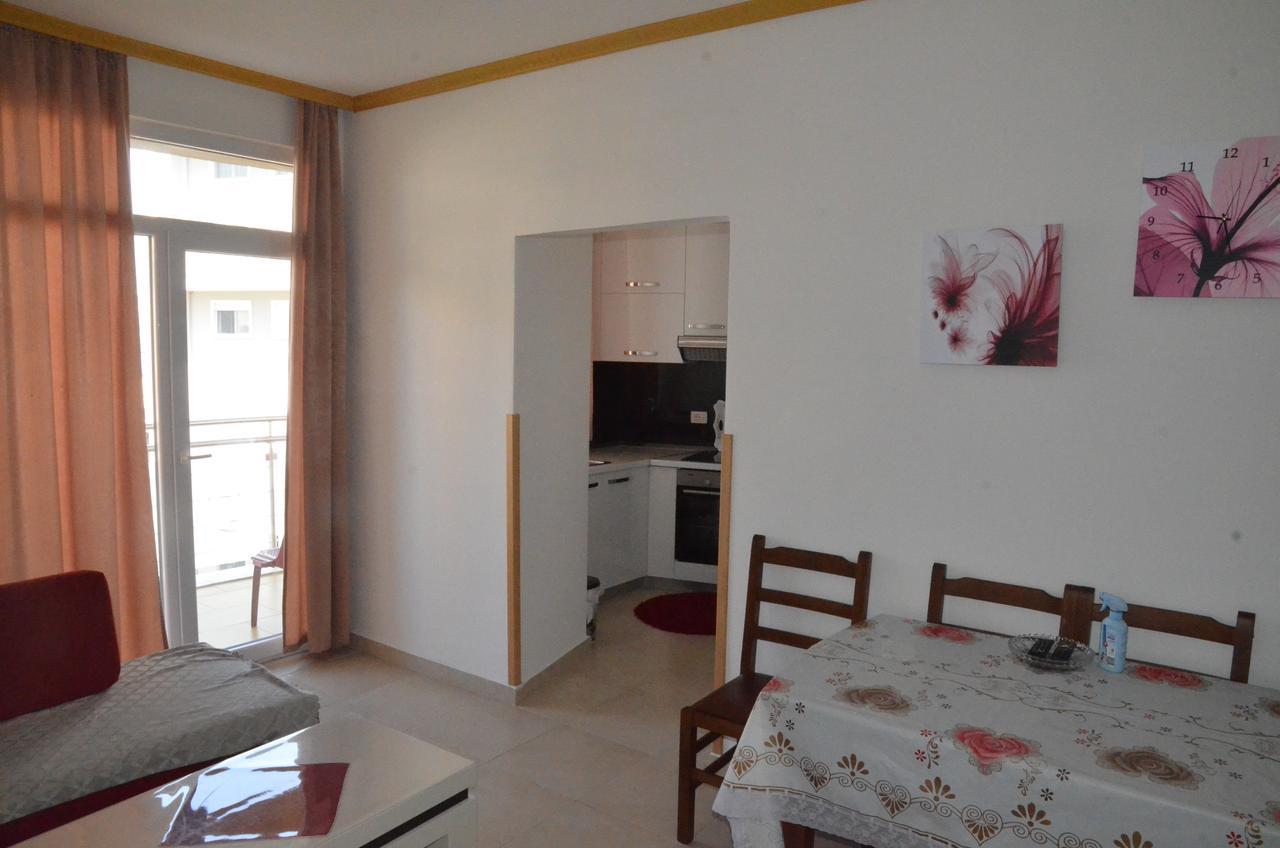 Everest Apartments Shengjin Luaran gambar
