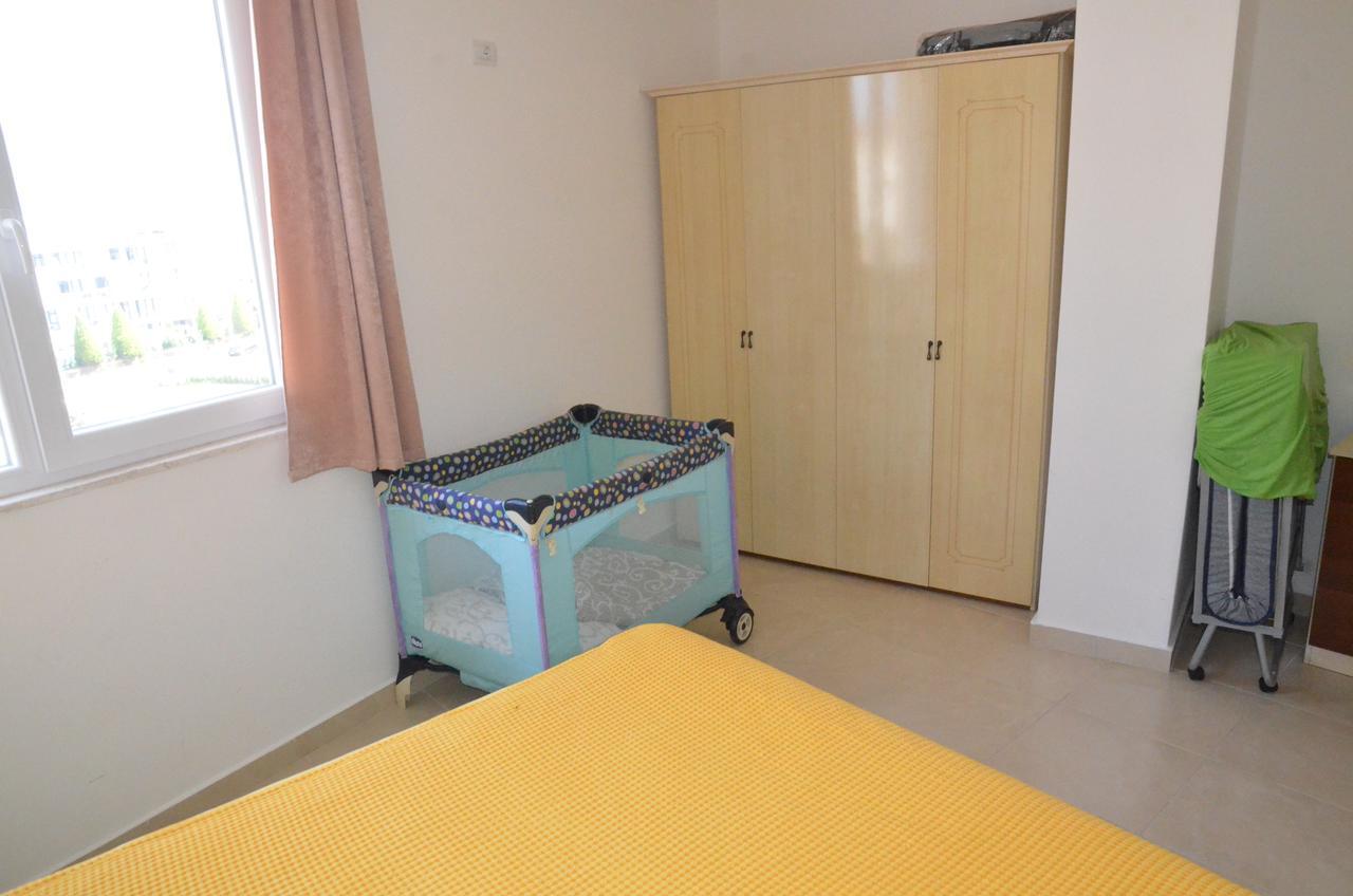 Everest Apartments Shengjin Luaran gambar