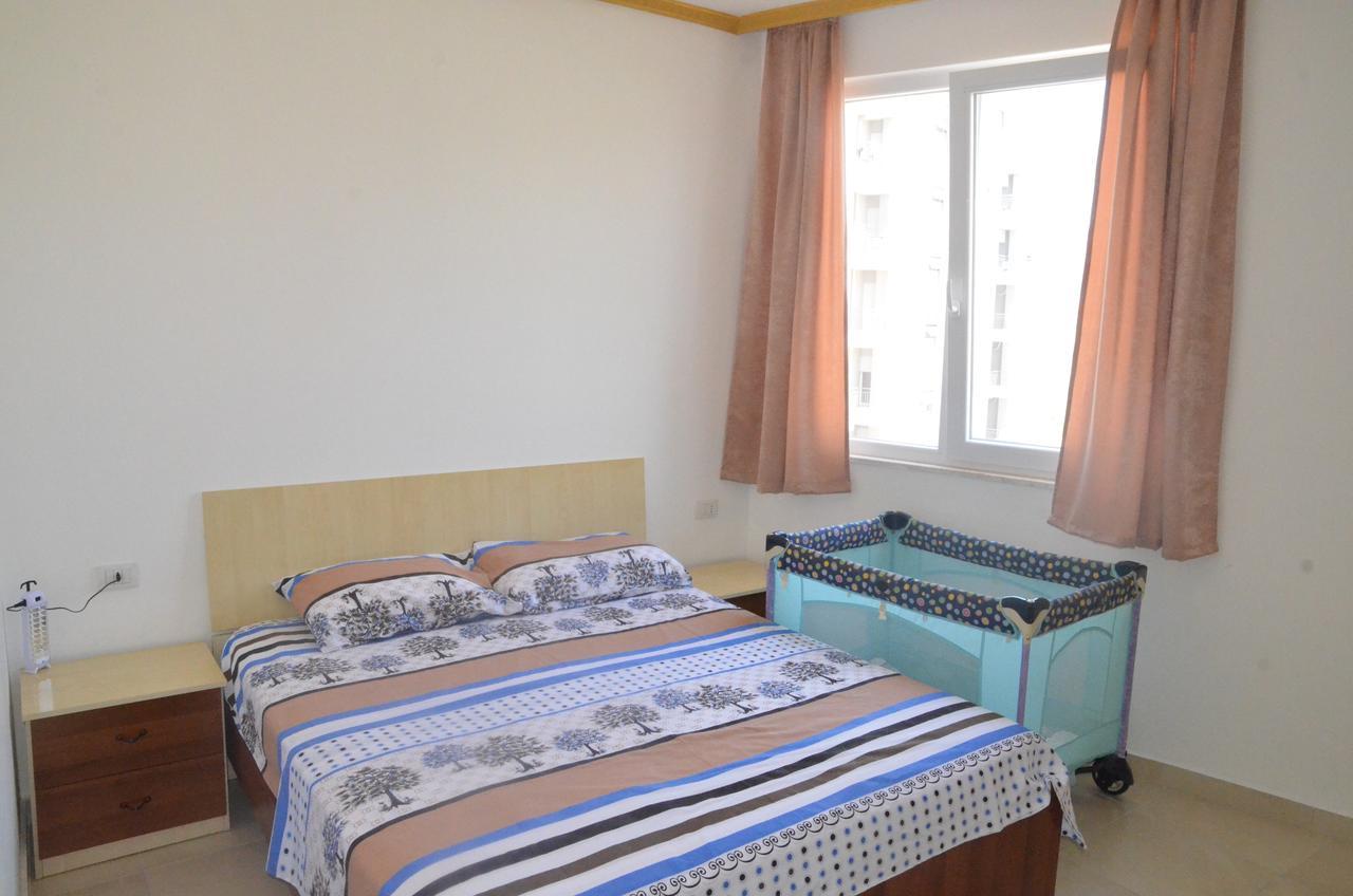 Everest Apartments Shengjin Luaran gambar
