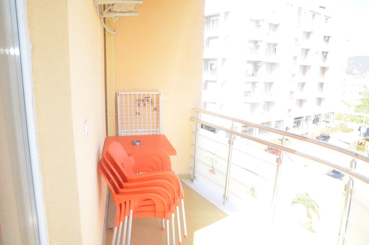 Everest Apartments Shengjin Luaran gambar