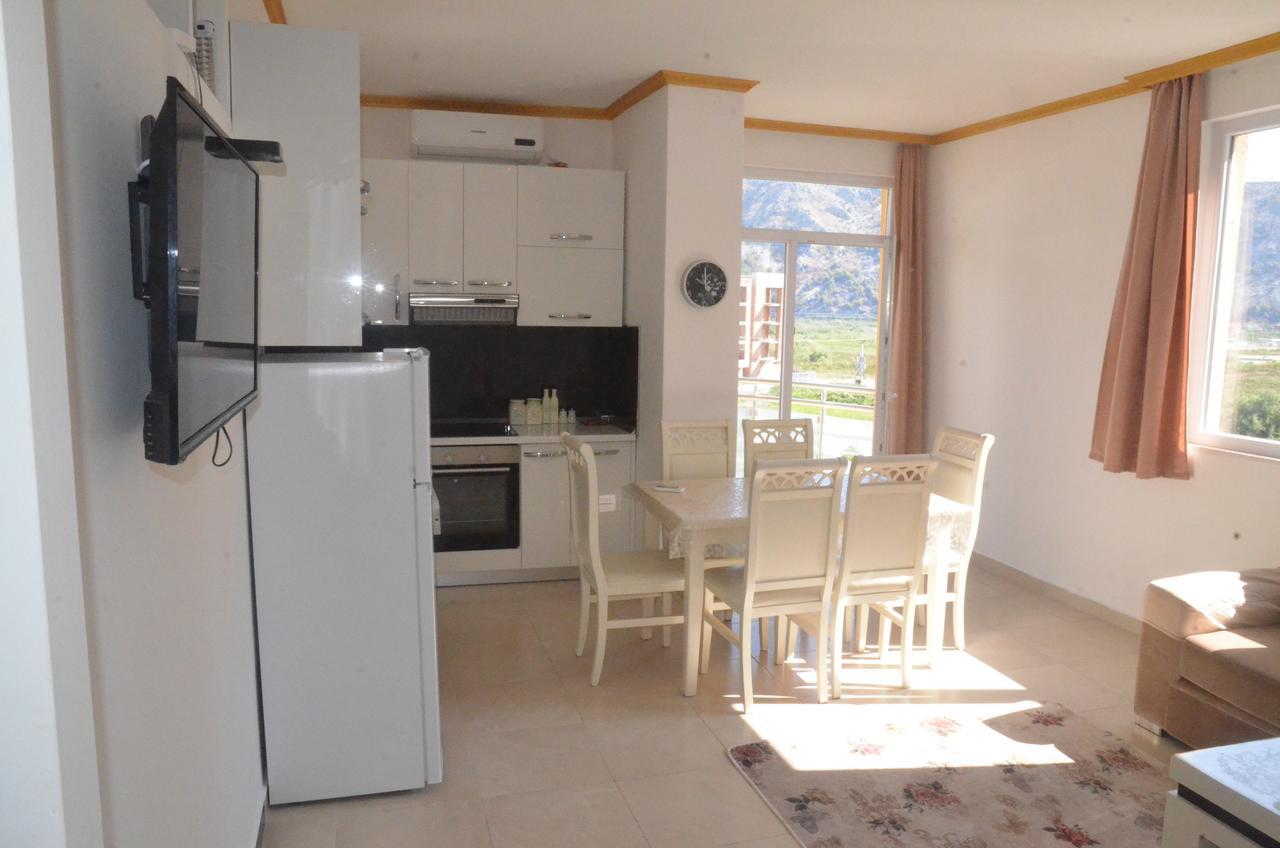Everest Apartments Shengjin Luaran gambar