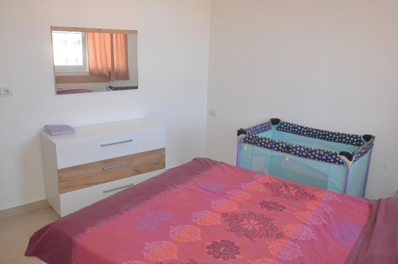 Everest Apartments Shengjin Luaran gambar