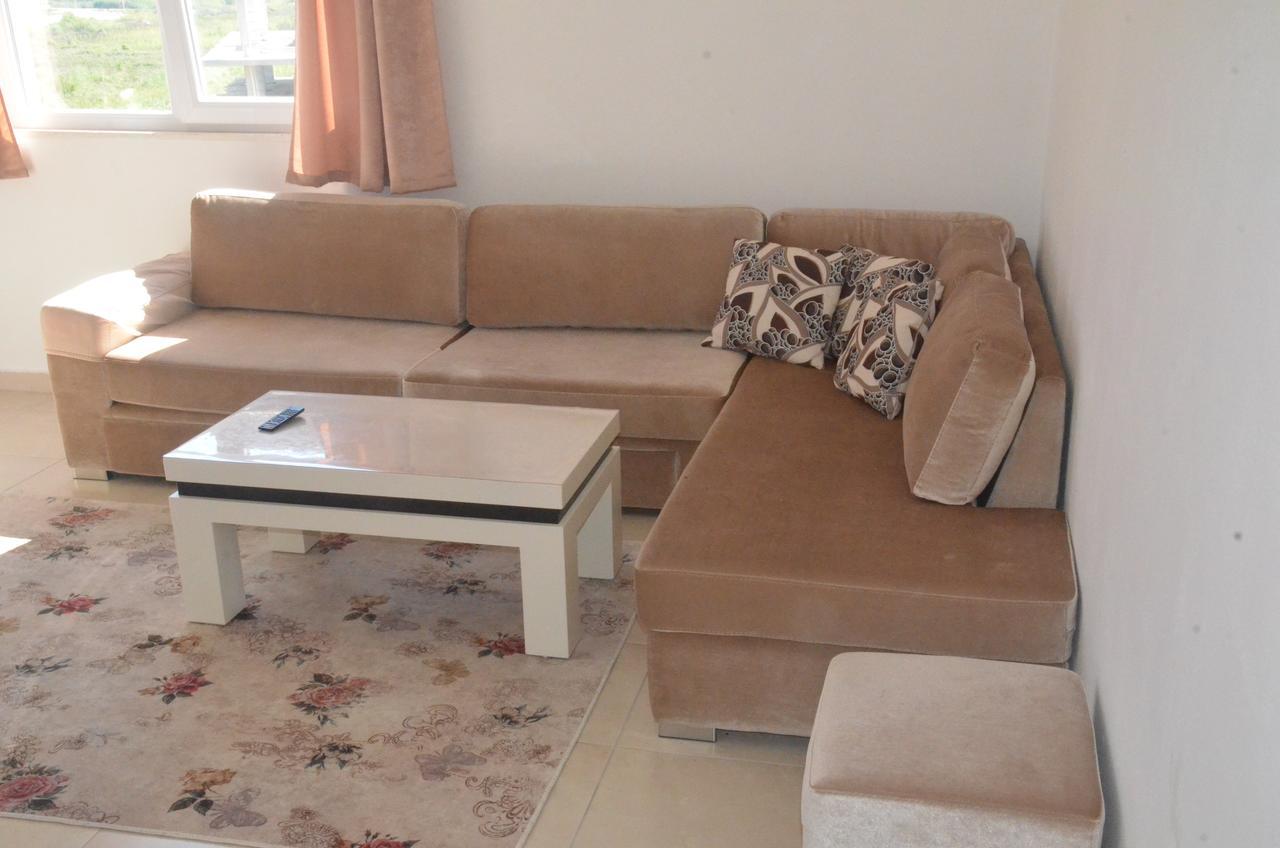 Everest Apartments Shengjin Luaran gambar